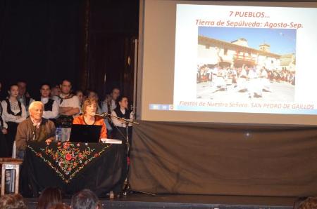 Imagen Éxito de la presentación del libro de los danzantes en San Pedro de Gaíllos