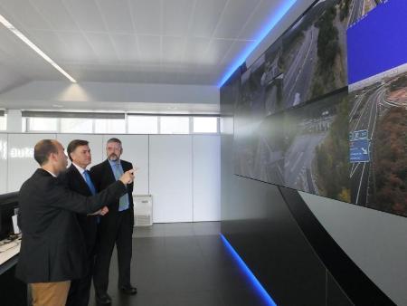 Imagen El presidente de la Diputación visita el centro de operaciones de Abertis Autopistas