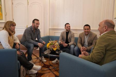 Imagen Miguel Ángel de Vicente se reúne con la nueva Junta Directiva de AJE Segovia
